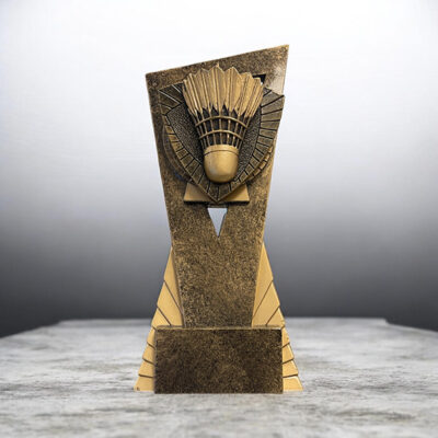 Statyett-Badminton-med-motiv-badmintonboll-180mm