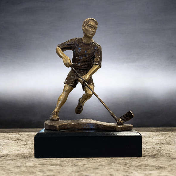 Statyett-Innebandyspelare-med-boll-och-klubba-190mm