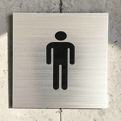 Toalettskylt graverad silver med svart symbol herr